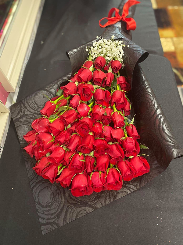 True Moments Flowers arrangement