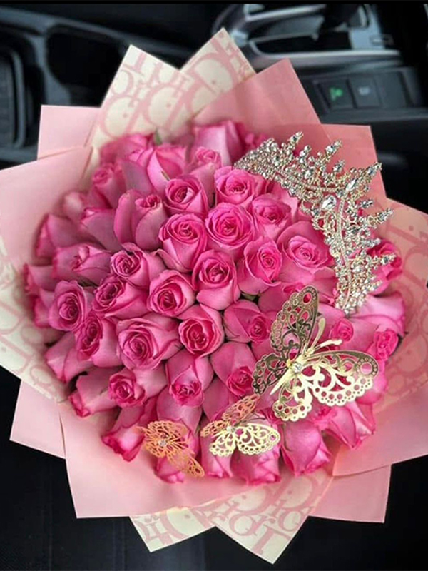 True Moments Flowers arrangement