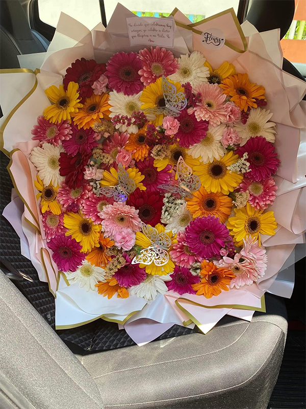 True Moments Flowers arrangement