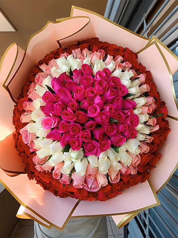 True Moments Flowers arrangement