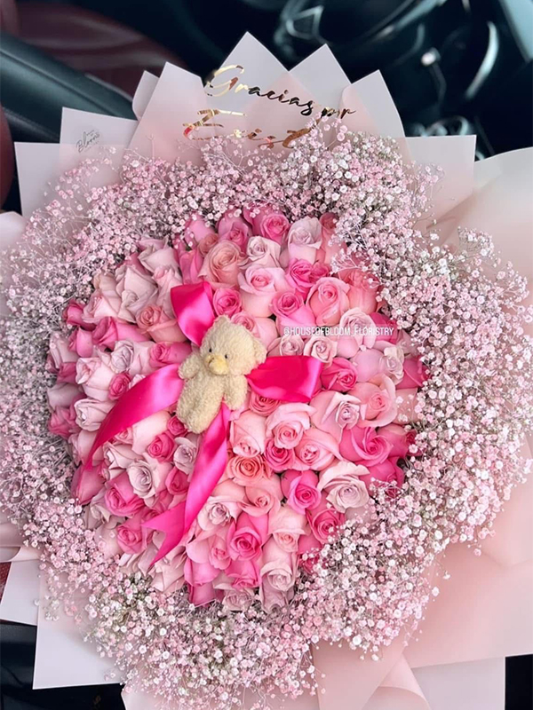 True Moments Flowers arrangement