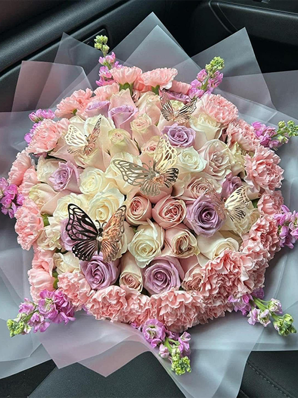 True Moments Flowers arrangement