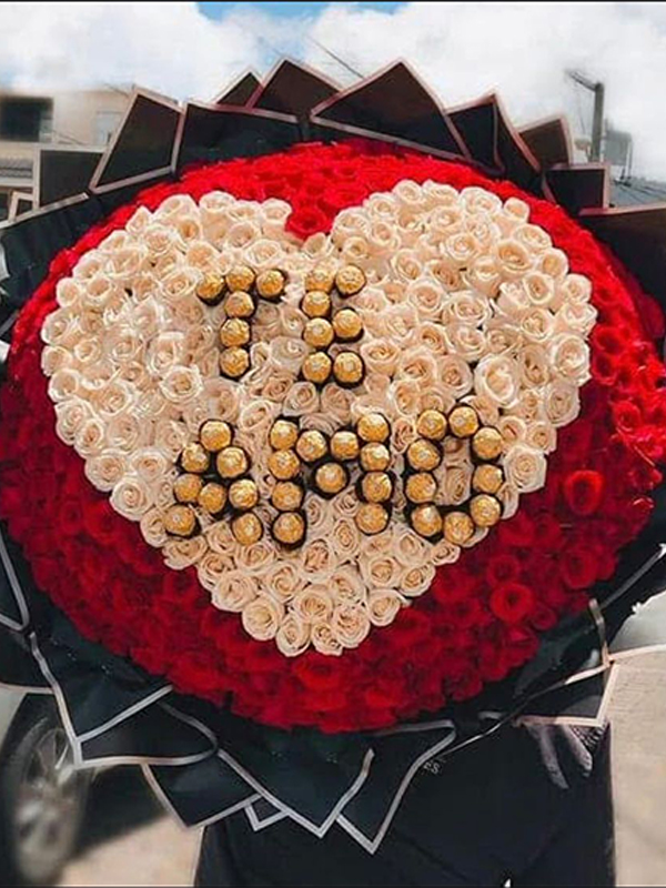 True Moments Flowers arrangement